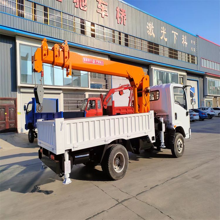 辽阳县三轮随车吊定制 农用改装机自备吊中瑞长期出售